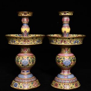 清乾隆 黃地粉彩鎏金花卉紋蠟臺,高21.5cm直徑11.4cm