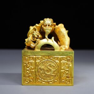 珍藏寶手工鏨刻印章瑞龍印章一枚 高12cm，寬9cm，重4749克。