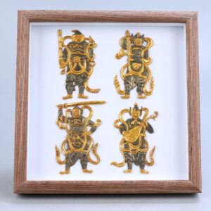 珍寶舊藏局部鎏金手工鐫刻四大天王 總重量：490克，高度：22cm，寬度：22cm